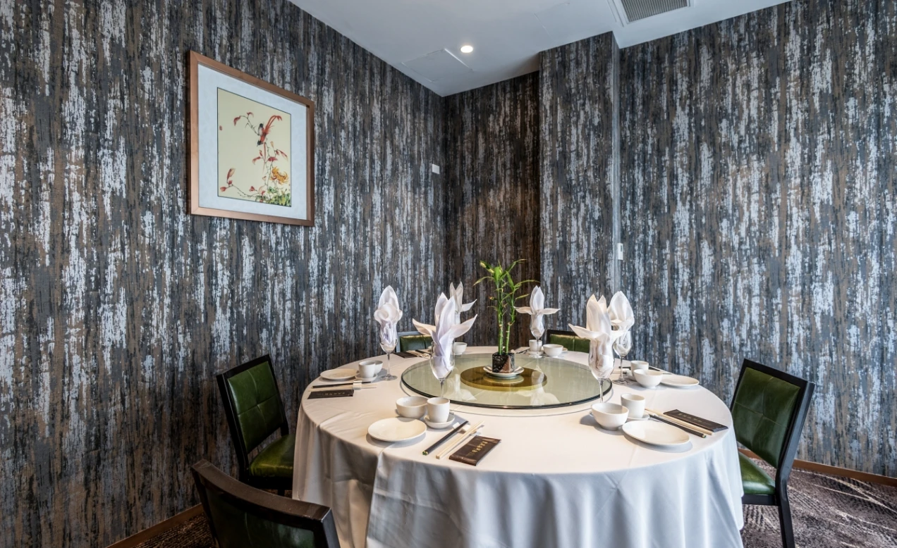 Royal Palace Seafood Restaurant Room